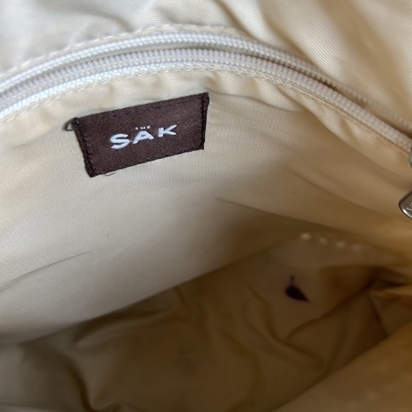 The Sak shoulder tote boho fringe wooden beads zip closure charm cleaned roomy - Picture 10 of 14